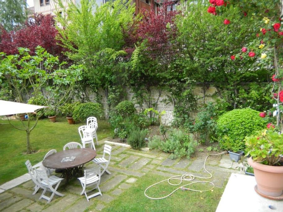 Апартаменты Les Embruns - Le Balcon - 2Eme Etage Довиль Экстерьер фото